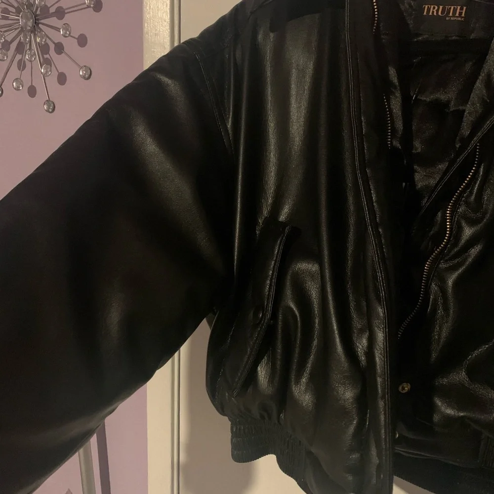 Cropped Jacket - Picture 2 of 4